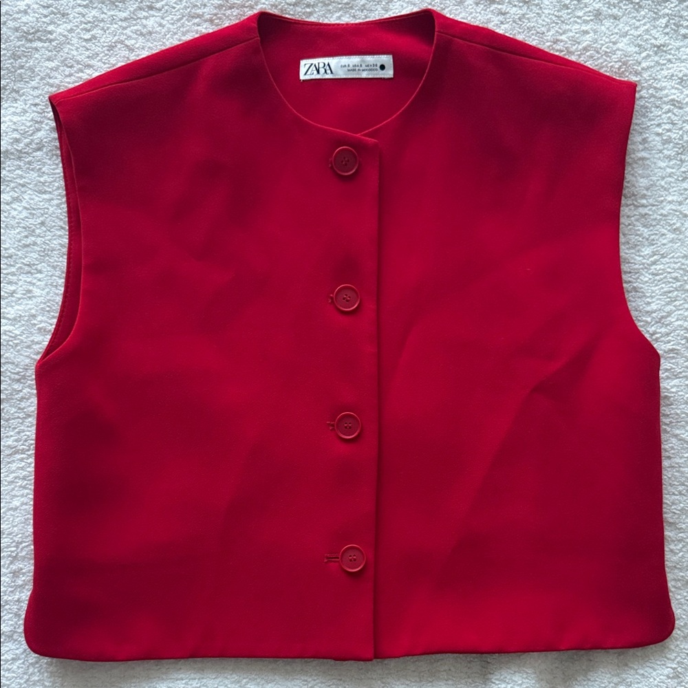 Zara Women's Vibrant Red Sleeveless Vest